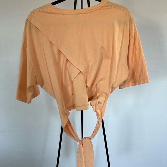 UNIVERSAL THREAD TOP - Picture 3 of 3